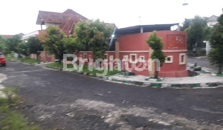 rumah sawojajar luas dan asri. 2