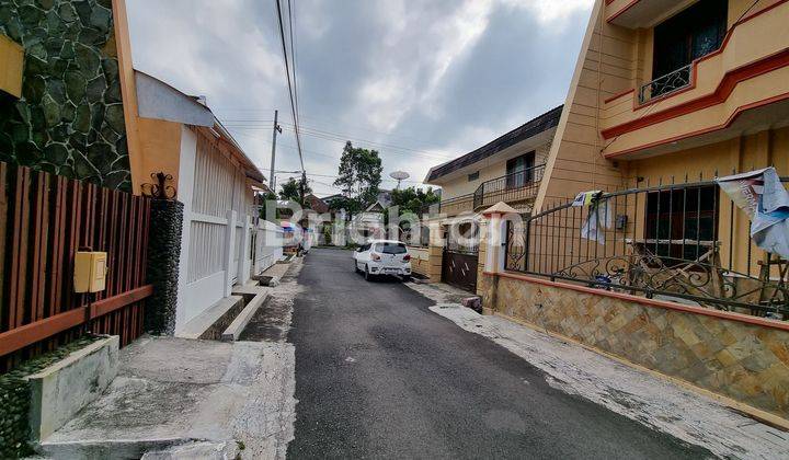 rumah tengah kota  daerah jalan buah buah kota malang 2