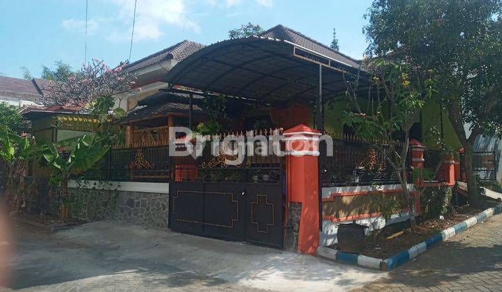 rumah nuansa bali di perumahan graha dewata kota malang 2