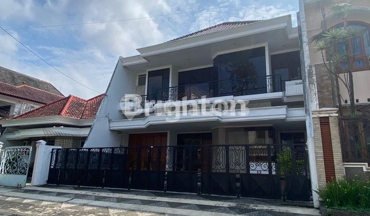 rumah di lingkungan elit dan kawasan komersial kota malang. Dekat jalan gunung gunung pahlawan trip kota malang.