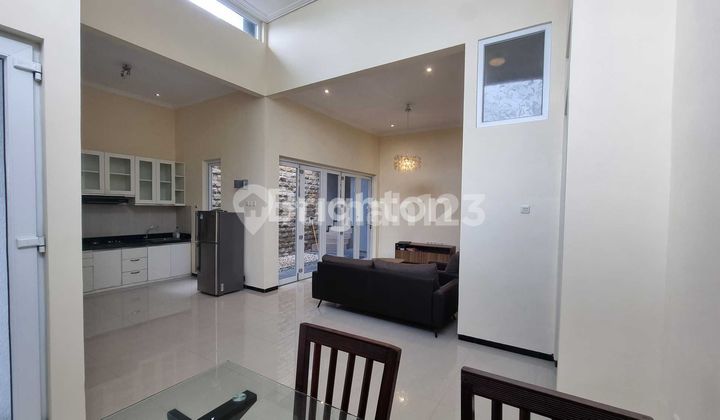Rumah cantik dilingkungan mewah ijen kota malang 2