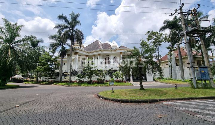 rumah sultan klasik mewah di jual di araya kota malang
