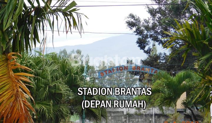 house on the side of a main road in Batu city 2