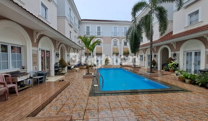 rumah alesha blue house 3 lantai depan pool, BSD kota tangerang