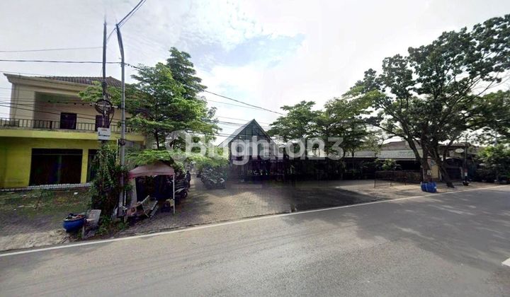 Former cafe house on the side of the road in Malang city. 1