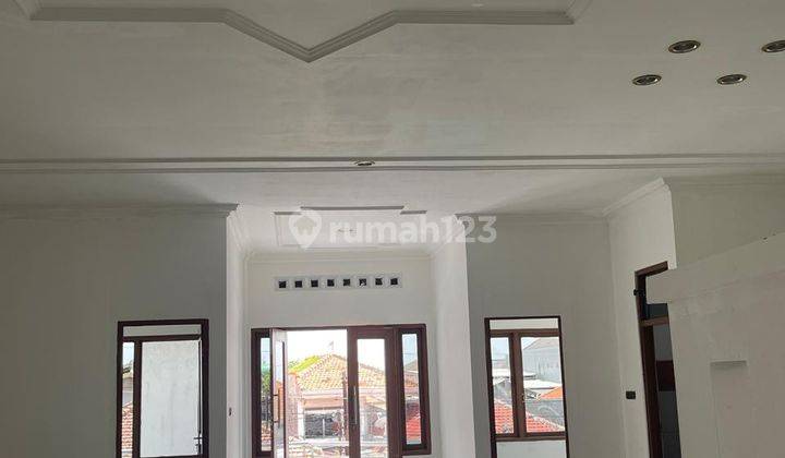 Dijual Rumah Mewah Lokasi Strategis di Jl. Ciliwung Semarang 2