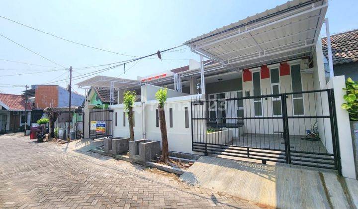 tampak depan rumah baru di semarang indah
