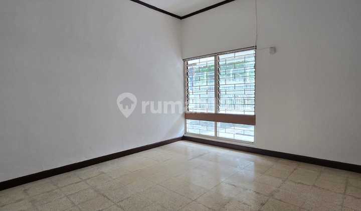 Rumah Dekat Mall Tengah Kota Semarang Tengah 2