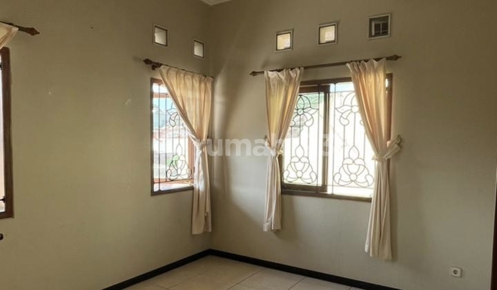 Rumah 2 Lt Besar Murah Di Tembalang Semarang 2