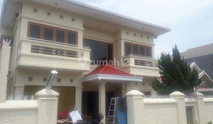 Rumah Bagus 2 Lt Tengah Kota, Semarang Timur 1