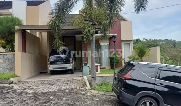 Rumah Semi Furnished Bagus Di Villa Esperanza