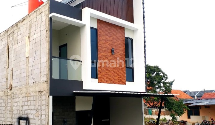 Rumah Modern Cibubur Dekat Tol & LRT, Lokasi Strategis Rumah Modern Cibubur Dekat Tol & LRT, Lokasi Strategis