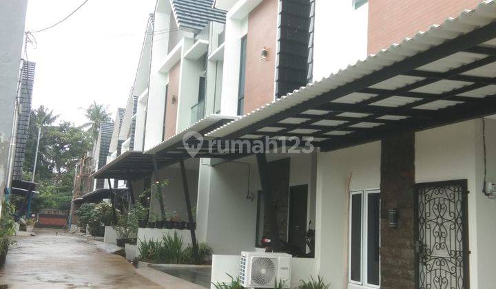 Rumah 2 Lantai Siap Huni Di Cibubur Jakarta Timur