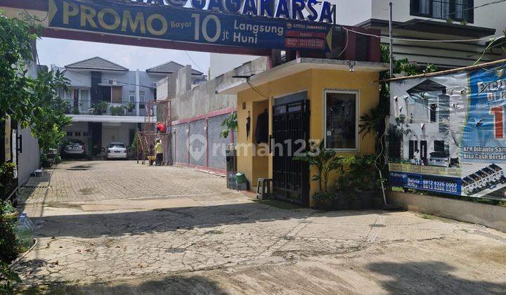 Lokasi Strategis di Jagakarsa Rumah 2 Lantai Dekat Tol Brigif 2