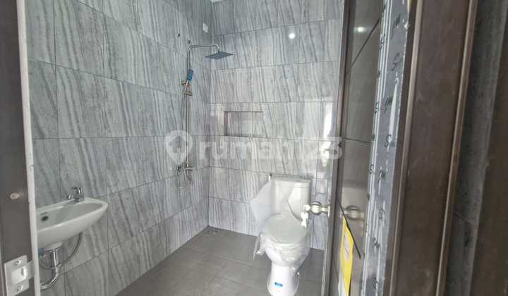 Rumah 2 Lantai Cantik Dekat Toll & LRT Cibubur Bebas Banjir SHM