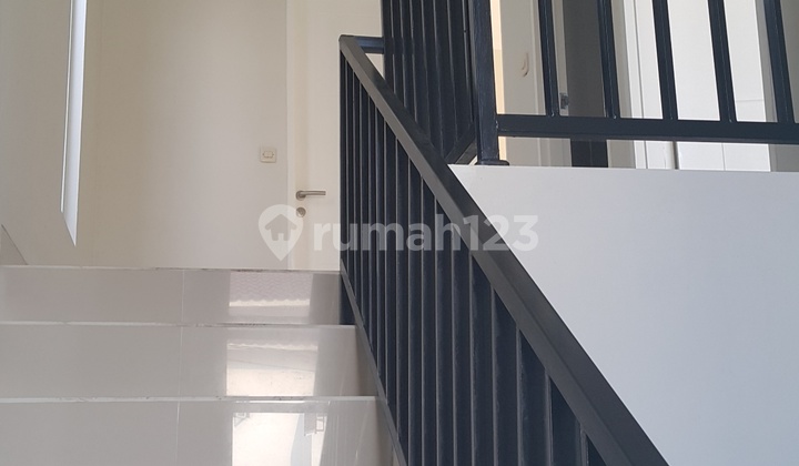 Rumah 2 Lantai Baru di Kemandoran Jakarta Selatan 8