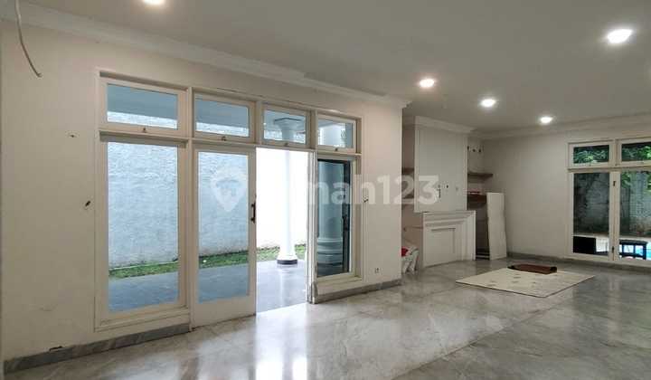 Beautiful House, Spacious Parking, Ready to Occupy, 5 Bedrooms for Rent in Permata Hijau Beautiful House, Spacious Parking, Ready to Occupy, 5 Bedrooms for Rent in Permata Hijau
