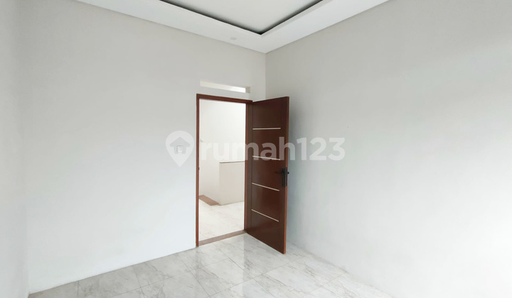  Jual Rumah Baru di Margahayu 2