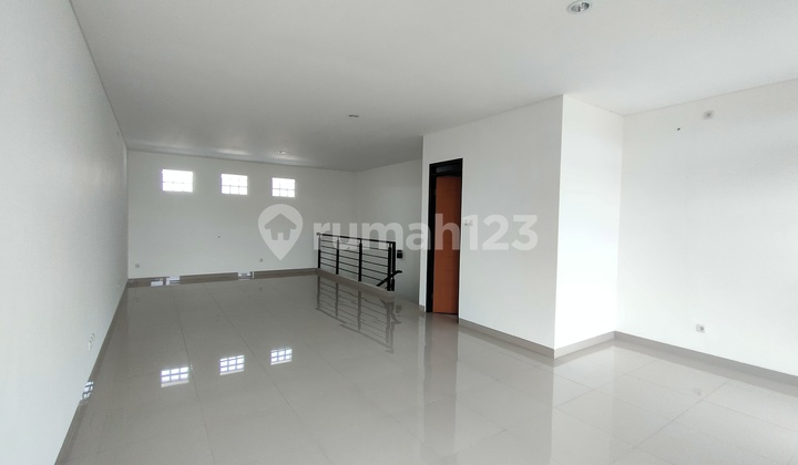 Strategic Location of New 2-Storey Shop House in Batununggal 2
