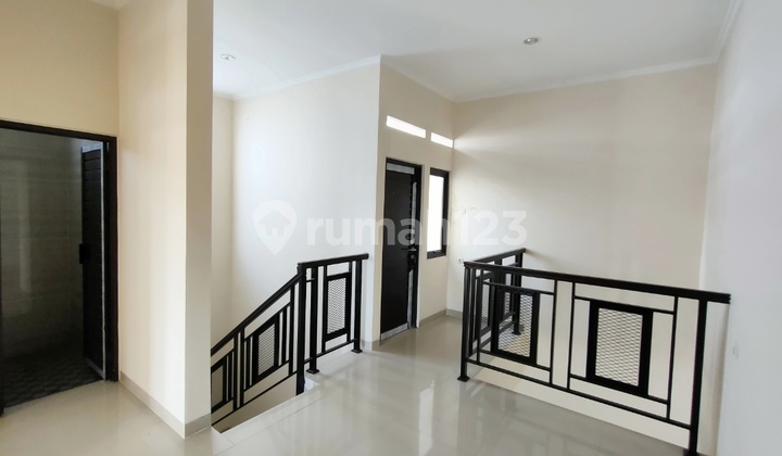 Rumah baru 2 lantai tengah kota @ Turangga 2