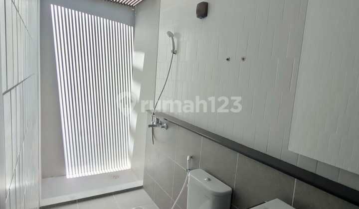 Jual Rumah Baru Cluster Flora Tipe Freya Dapur Luar 2