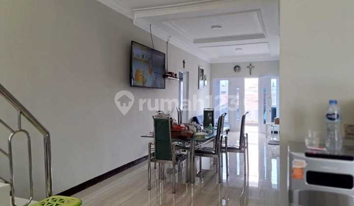 Jual Rumah Holis Bagus Terawat 2