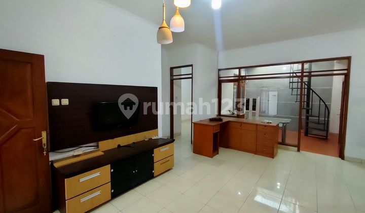 COMFORTABLE SEMI FURNISHED HOUSE FOR RENT IN BATUNUNGGAL BANDUNG