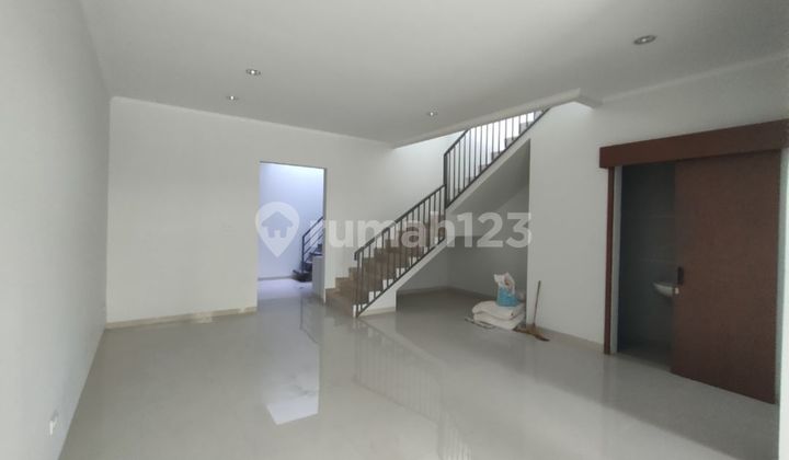 Jual Rumah Baru 2 Lantai Batununggal