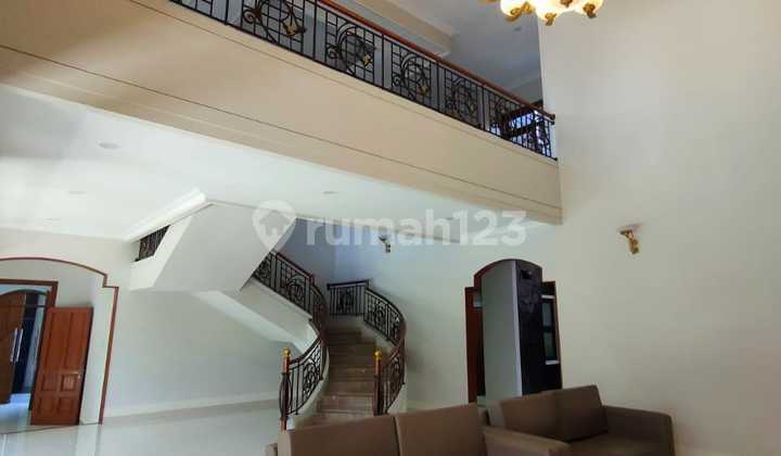 Luxury House Batununggal, sirkulasi & pencahayaan bagus Luxury House Batununggal, sirkulasi & pencahayaan bagus