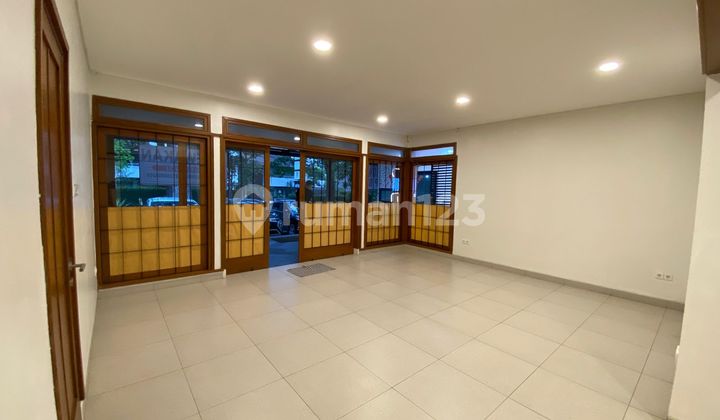 Strategis Ruang Usaha Sayap Dago Siap Huni Cck Utk Cafe, Office, Studio Dll Strategis Ruang Usaha Sayap Dago Siap Huni Cck Utk Cafe, Office, Studio Dll