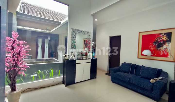 Terawat, Row Jalan Besar, Jual Rumah Siap Pakai Di Batununggal 2