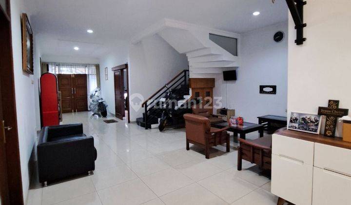 Jual Rumah Bagus Sangat Terawat Di Taman Holis 1