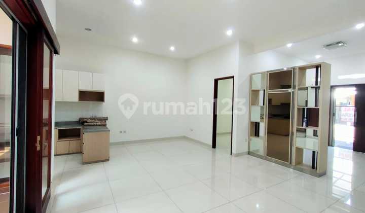 Rumah Cantik Nyaman Siap Huni di Batununggal Indah Rumah Cantik Nyaman Siap Huni di Batununggal Indah