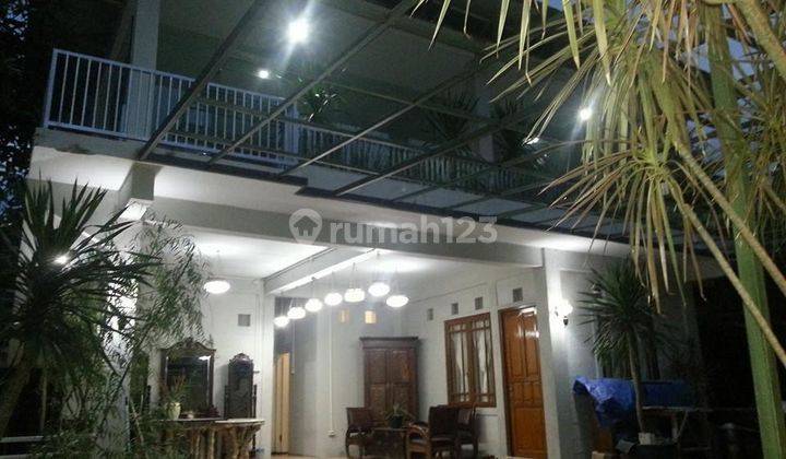 Rumah 3 Lantai,Rumah Bagus Semi Furnished SHM 2