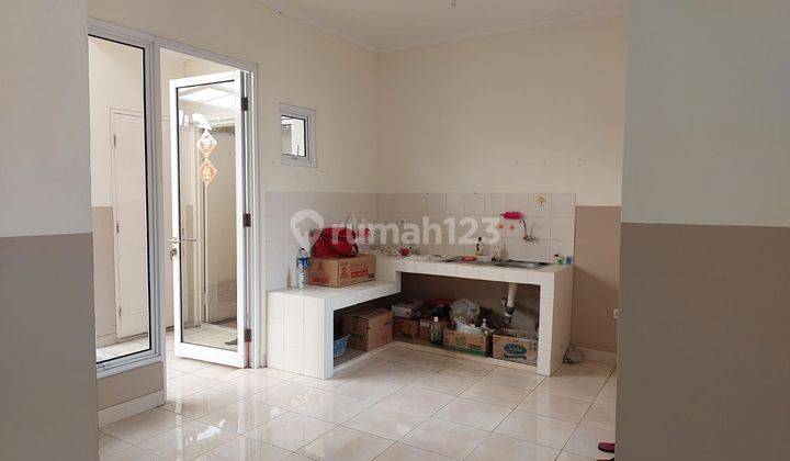 Rumah 2 lantai dekat dengan Mall Sumarecon Serpong dan pusat kuliner 4