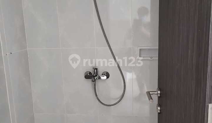 Jual cepat Apartemen Serpong Garden Baru Unfurnished 3