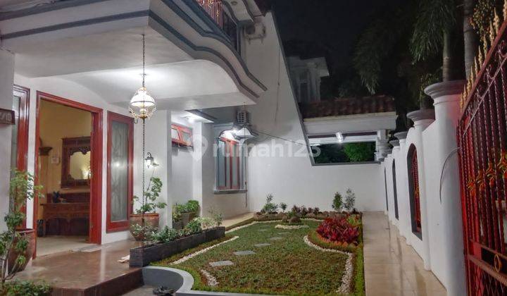 Rumah 2 Lantai Bagus Semi Furnished di Kali Malang, Jakarta Timur 1