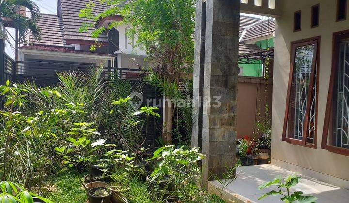 Jatiwarna Bekasi kota dijual Rumah 2 Lantai full furnished SHM 2