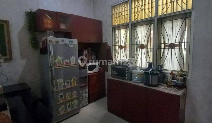 Rumah 2 Lantai Bagus Unfurnished SHM di Taman Gigi, Bekasi 2