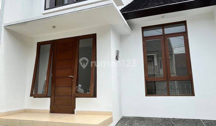 Rumah mewah dijual dilingkungan elit Kemang Pratama Bekasi Kota 1