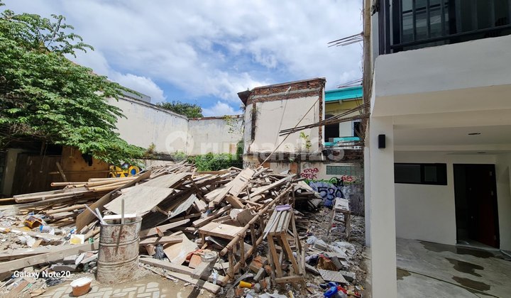 Rumah Strategis Luas Dijual di Kebayoran Baru Jakarta Selatan 2
