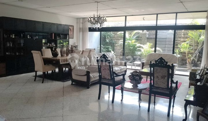 Rumah luas super strategis di Gudang peluru Tebet Jakarta Selatan