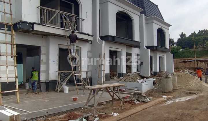 Super Strategic Luxury House for Sale in Citragrand Cibubur, KPR Available 2