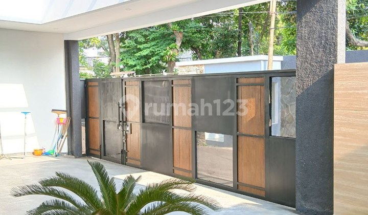 Rumah mewah dijual dalam perumahan d Radio dalam Jakarta Selatan  2