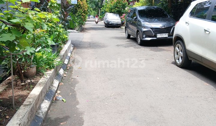 Rumah 2,5 lantai super strategis di Purigading Jatiwarna Bekasi 2