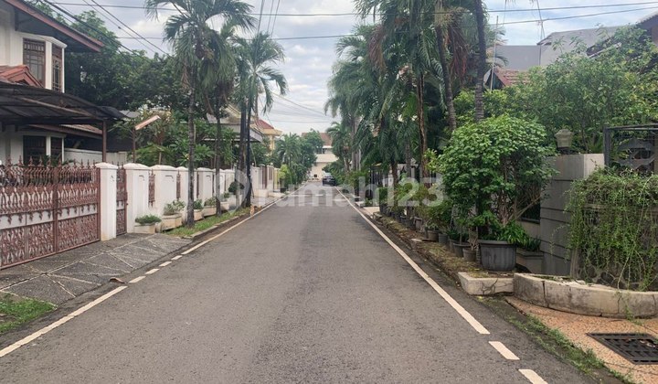 A nice house ready for occupancy is for sale in the Al Duren Sawit Complex, East Jakarta. 2