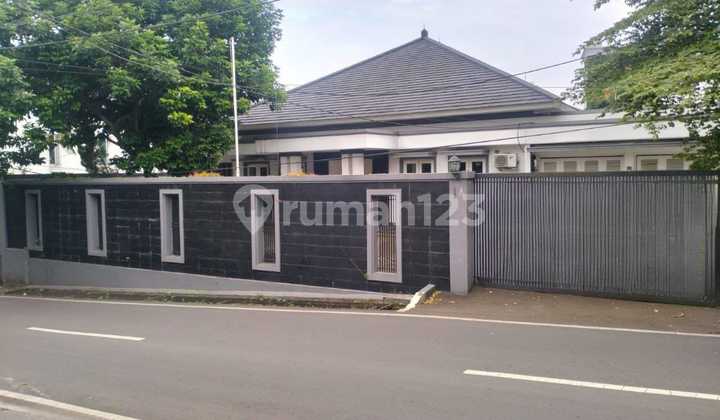 Dijual Rumah Tanah Luas Super Strategis di Kemang Jakarta Selatan Dijual Rumah Tanah Luas Super Strategis di Kemang Jakarta Selatan