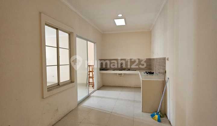 For Rent Nice House in Kenari Golf PIK. Area 8x15m Facing North 2