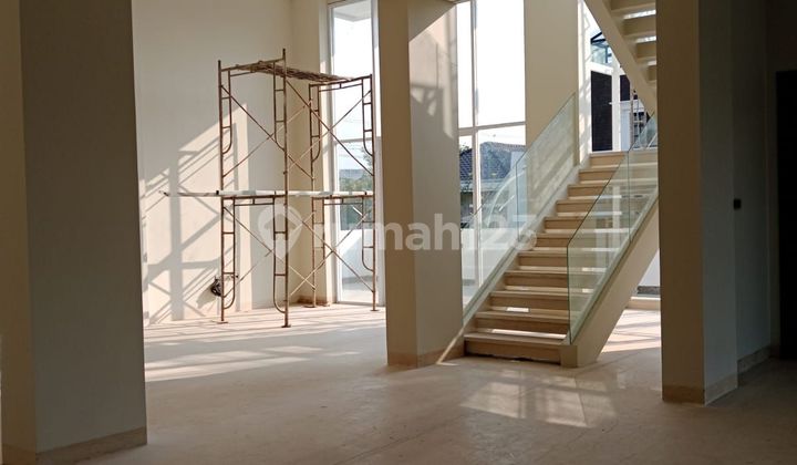 Rumah Hoek Brandnew PIK, Modern Minimalos