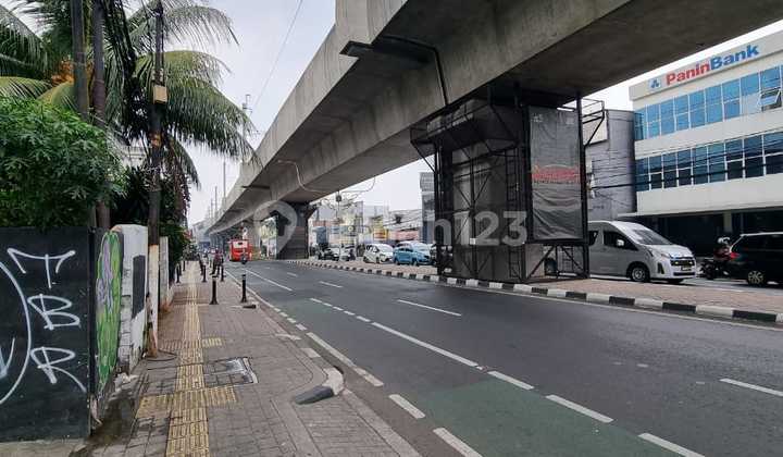 Gedung Fatmawati, Hadap Jalan Raya, Dekat Mrt